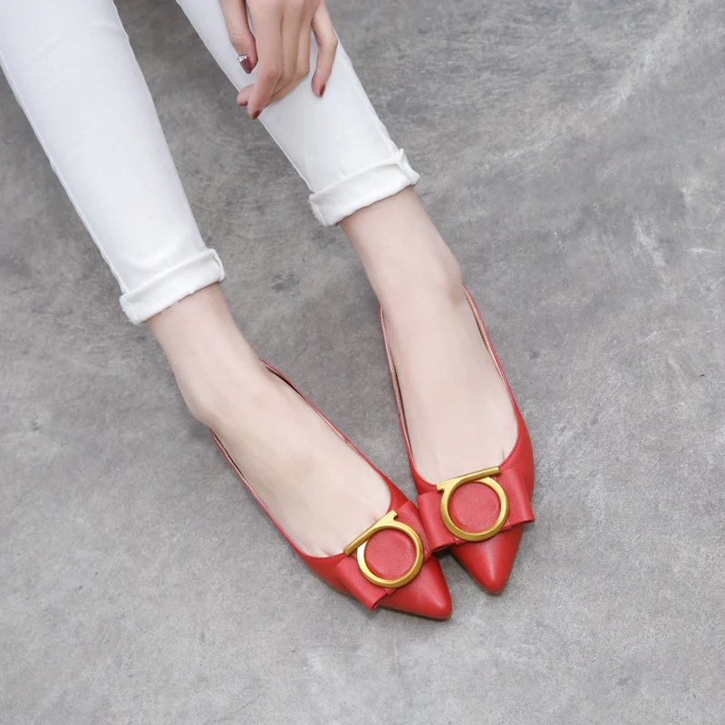 Женские балетки из натуральной кожи без застежек на плоской подошве