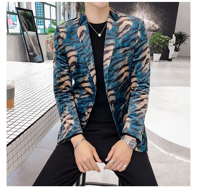 Plyesxale Leopard Blazer Для мужчин Slim Fit Для мужчин s бархат пиджаки зеленый человек Повседневный Блейзер Куртка сценическое платье на выпускной Q155