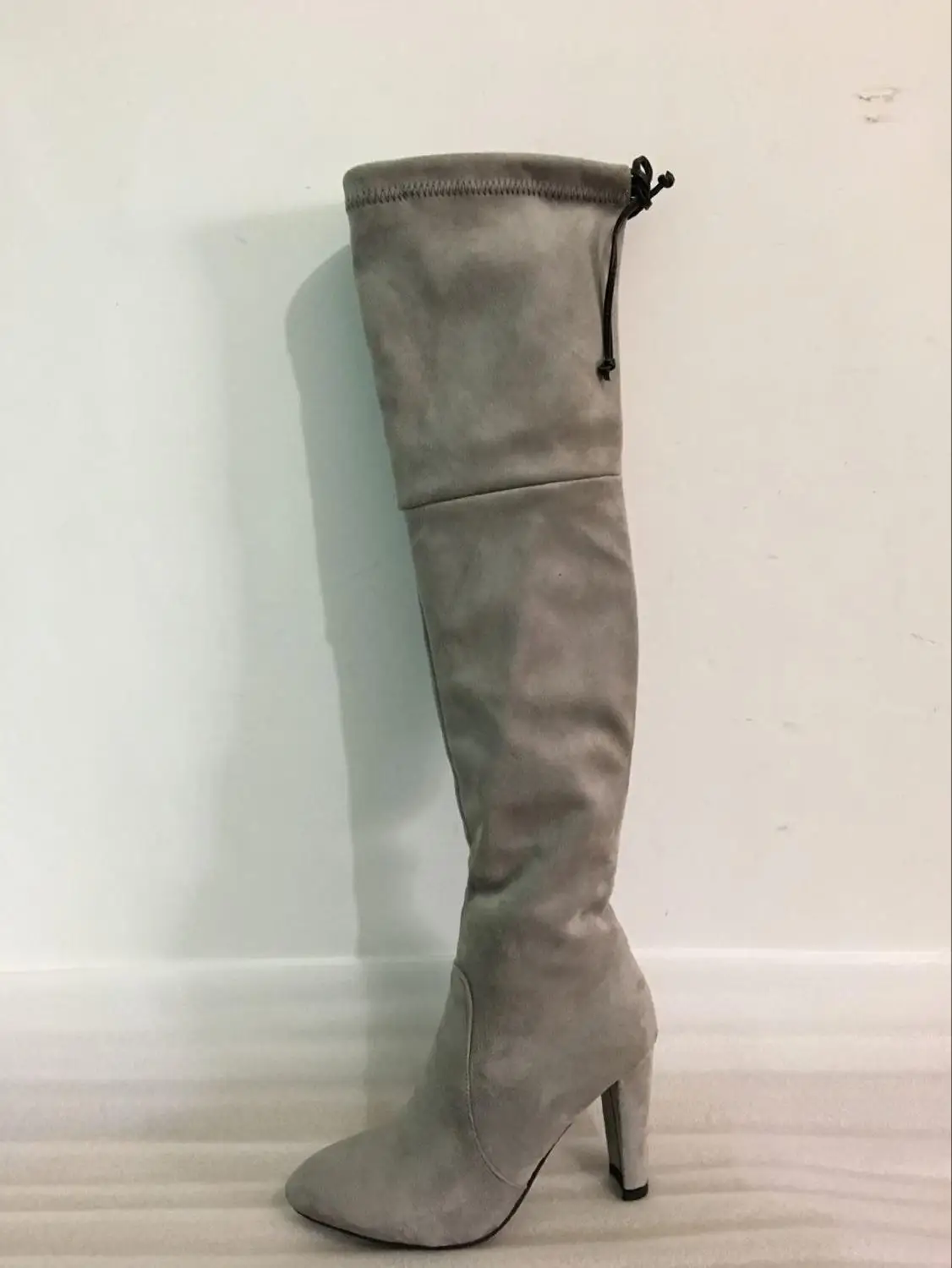 light grey Новинка года; модные женские сапоги выше колена; обувь на толстом высоком каблуке; замшевые сапоги до бедра на платформе; сезон осень-зима; большие размеры - Цвет: light grey