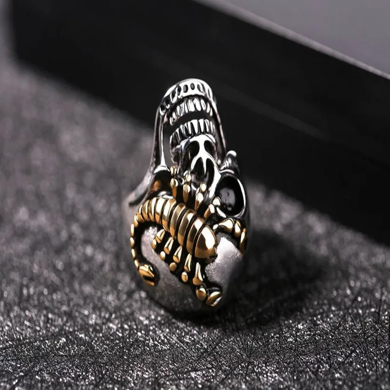 2017 new fashion personality high-quality vintage domineering gold scorpion skull ring titanium steel men's jewelry | Украшения и