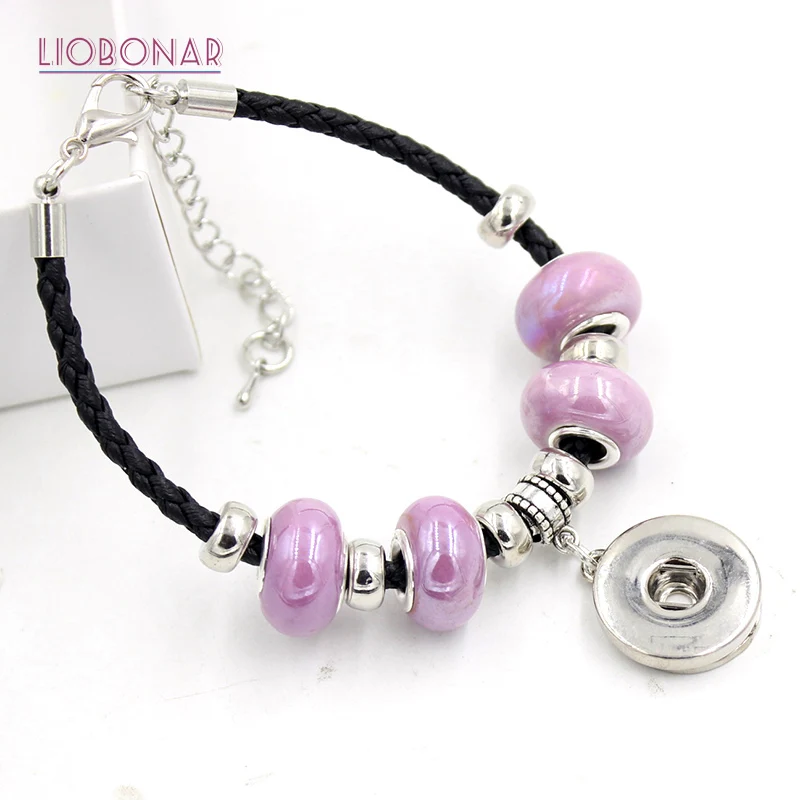 Женский кожаный браслет с керамическими бусинами черный кнопками для