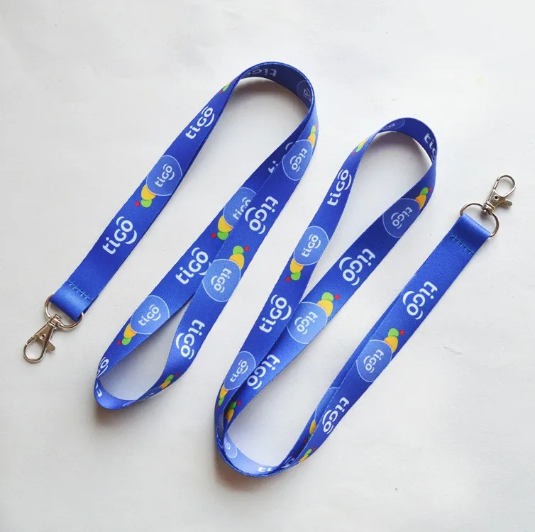 Быстрая доставка оптом 250 шт. печатных ремней для шеи с настраиваемым логотипом вашего бизнеса в качестве промо-подарка.