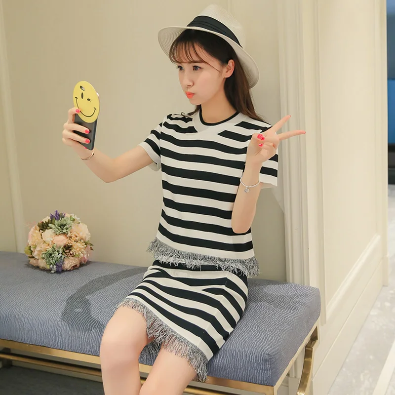 

stripe top skirt 2 pcs clothing set pullover sweater with tassel decor knitted suits girl student casual clothes women vestido