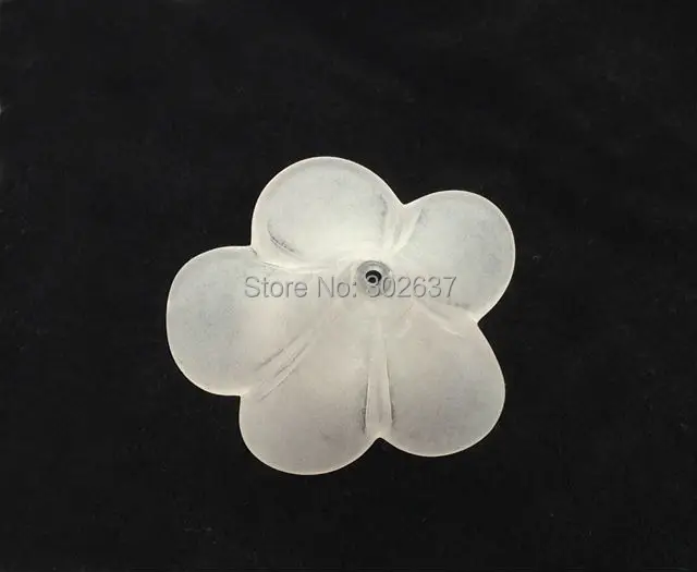 Бесплатная доставка 30 шт. Белый цветок лилии Матовые акриловые бусины 32 мм x 26