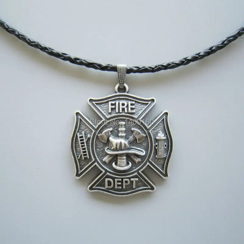 

Посеребренный кожаный шейный галстук в винтажном стиле с изображением героя пожарного депта, также в наличии в США