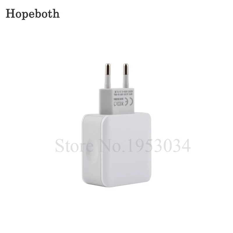 Сетевое зарядное устройство с 3 USB-портами и поддержкой быстрой зарядки |