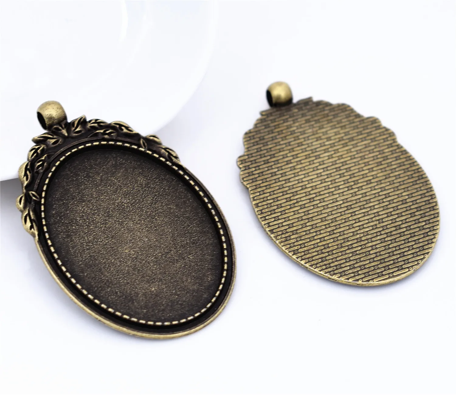 

4pcs 30x40mm Inner Size Antique Bronze Plated Simple Style Cabochon Base Cameo Setting Charms Pendant-A1-07