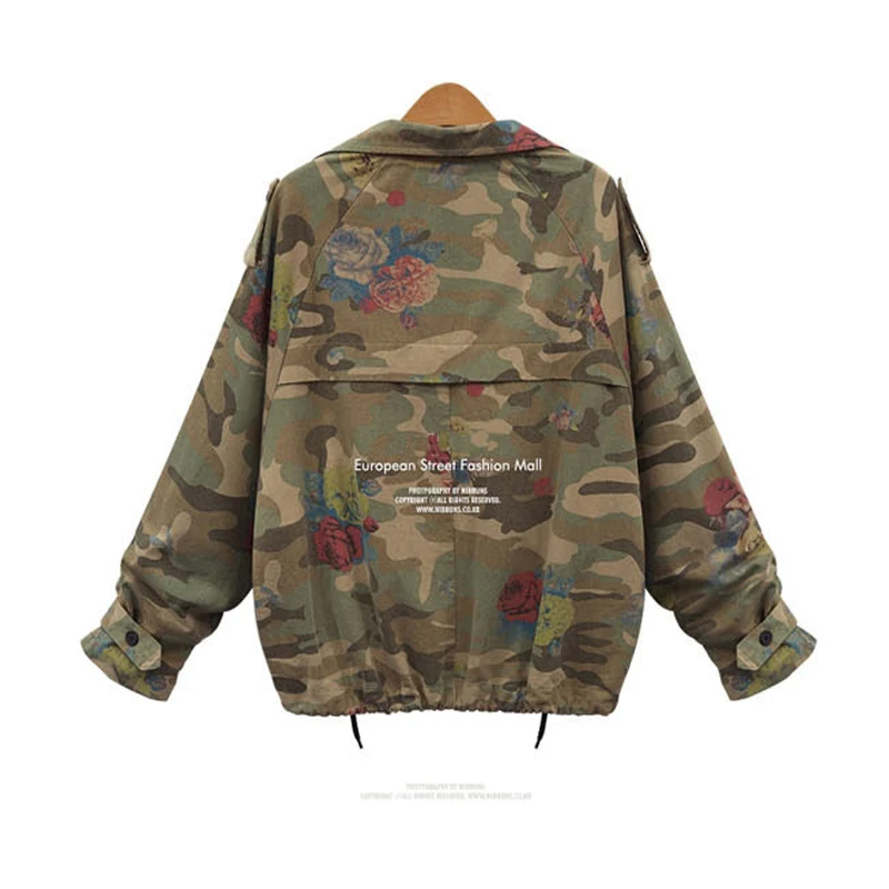 Женская короткая джинсовая куртка винтажная камуфляжная цвета хаки с рукавом