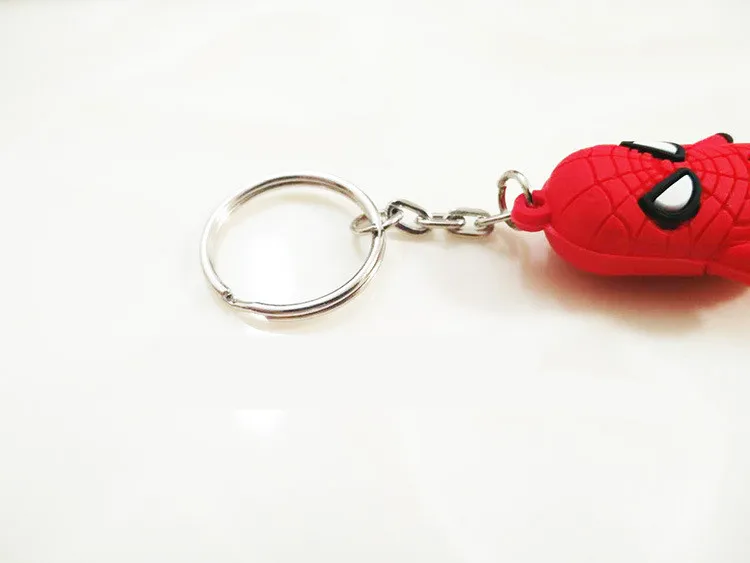 С героями комиксов Марвел, аниме игрушки Фигурки брелок Superman Spiderman Batman «Железный человек», Капитан Америка брелок для автомобильных ключей кольцо игрушки