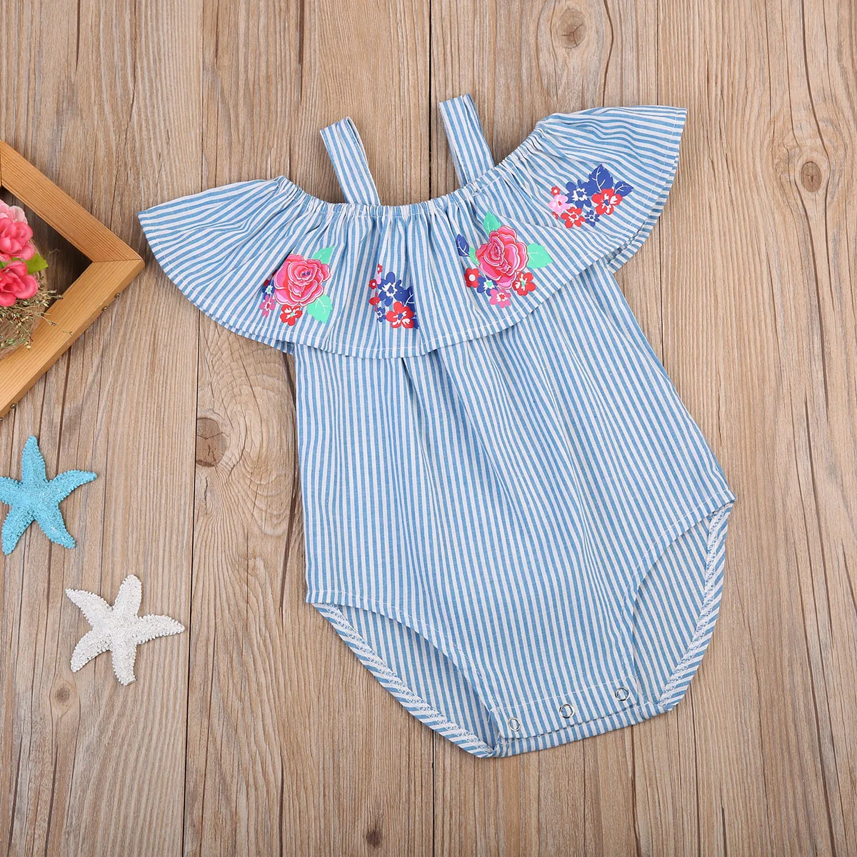 Одежда для маленьких девочек милый комбинезон в полоску с розами новорожденных