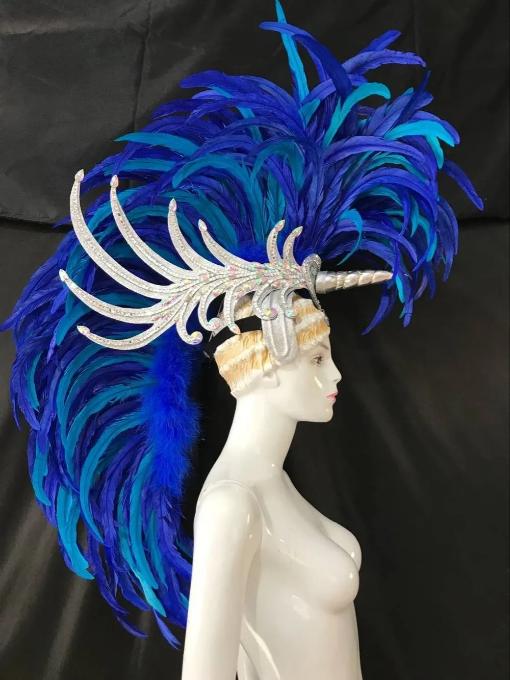 Lo spottacolo di danza copricapo di piume di accessori di abbigliamento La FESTA La Maschera IL Festival