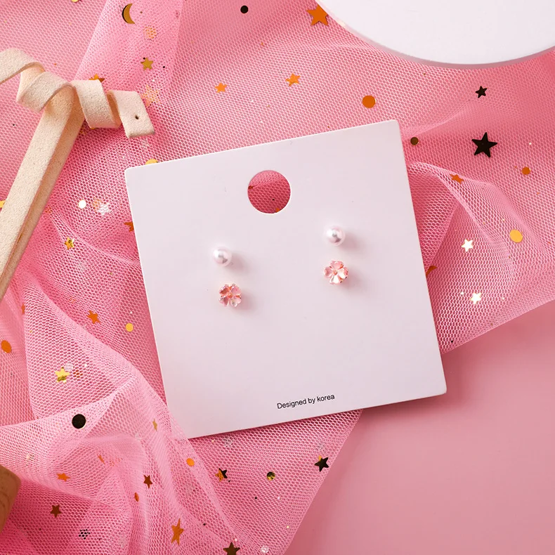 Женские серьги гвоздики с искусственным жемчугом и цветком 2 пары/комплект