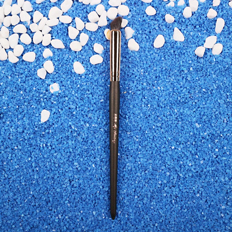 Кисть из козьей шерсти MY DESTINY в японском стиле для растушевки теней нанесения
