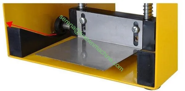 Маленькая ручная машина для запечатывания пластиковых бумажных стаканчиков