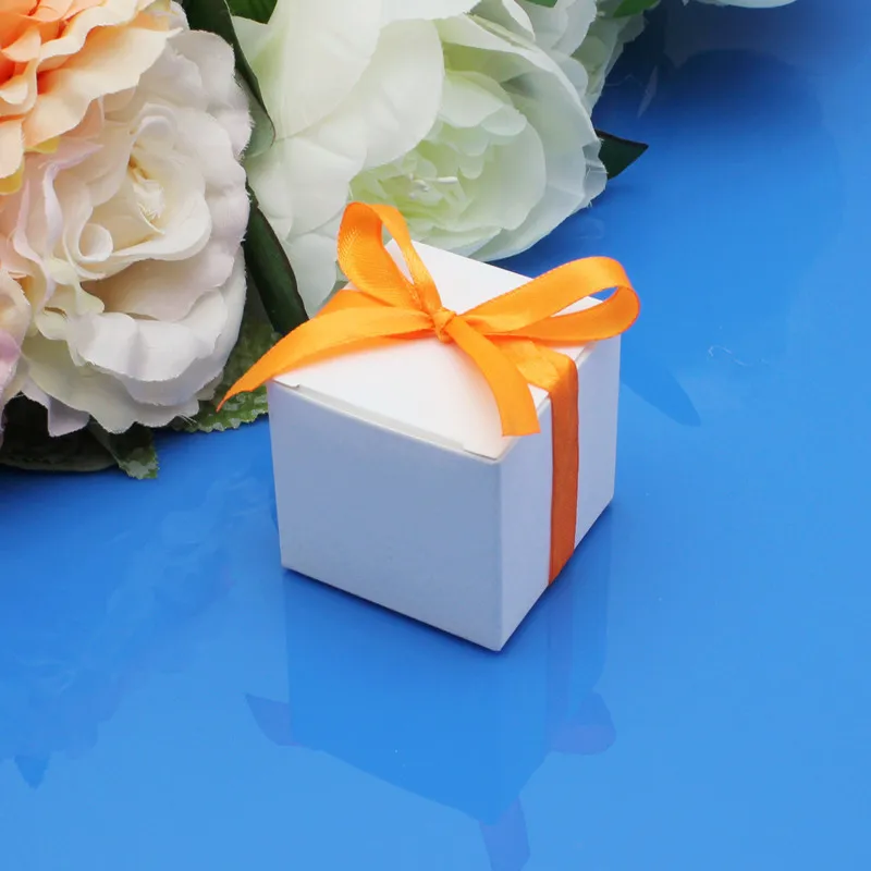 gift box D 50 шт в партии Белая Квадратная бумага для свадебной вечеринки стаканчики для вечеринки, подарков под заказ имя коробка для шоколада конфет держатель для гостей - Цвет: gift box D