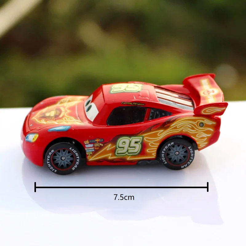 Машинка детская металлическая литая из металлического сплава с принтом Молнии