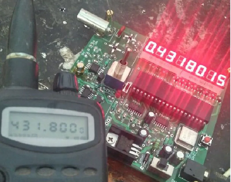 Nodemcu 2,4g цифровой счетчик частоты сигналов с украшением в виде кристаллов Тесты 50 МГц-2 ГГц/50 Гц 2 МГц 8-разрядный светодиодные трубки для передатчика радио