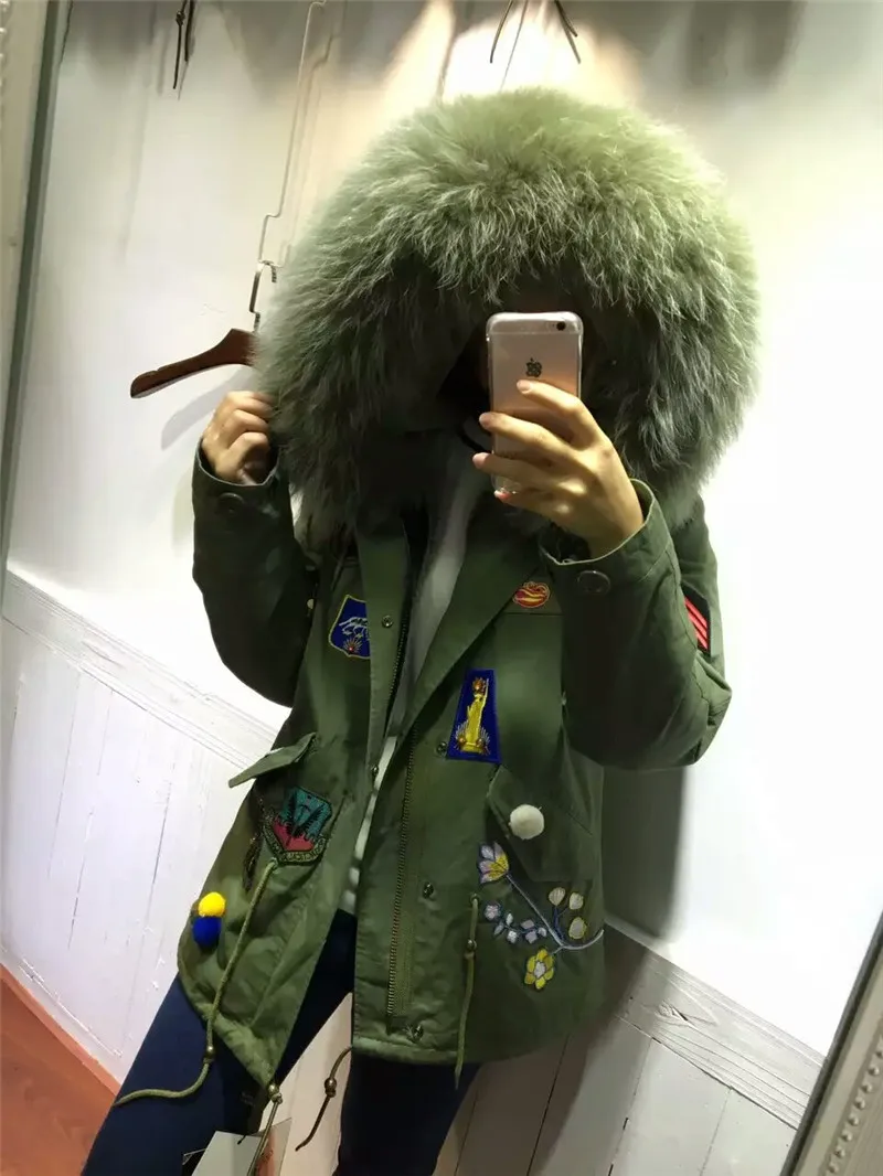 Новинка Женское пальто с капюшоном армейский зеленый цвет большой мех енота