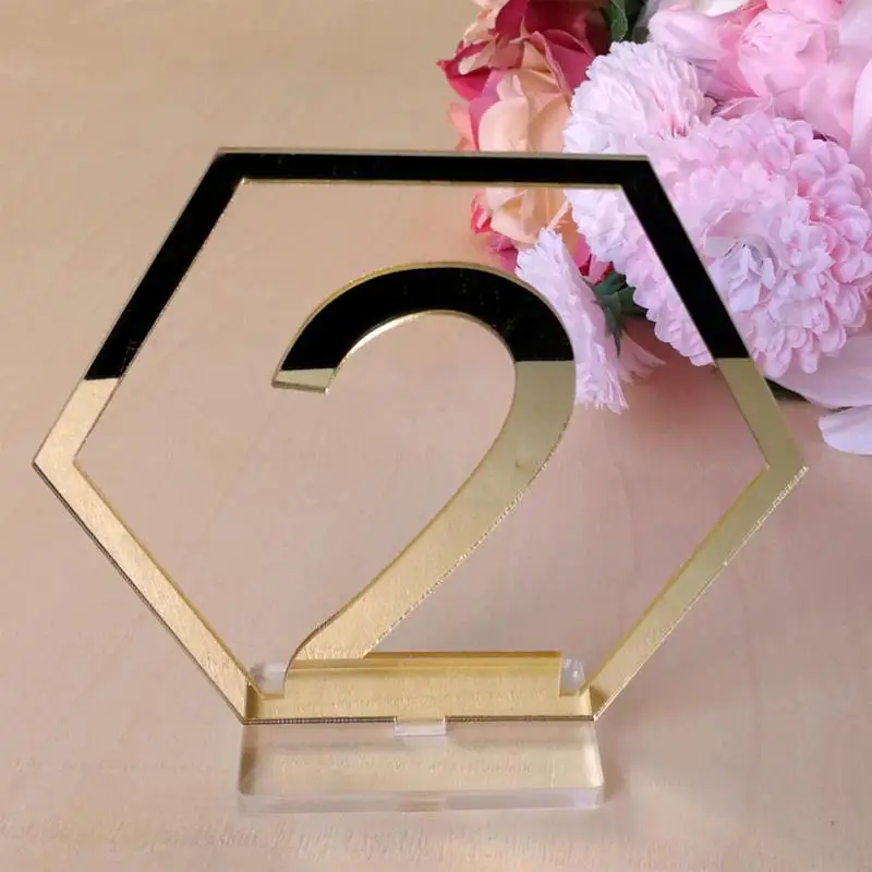 Шестигранные настольные знаки с цифрами для свадебного декора серебристые