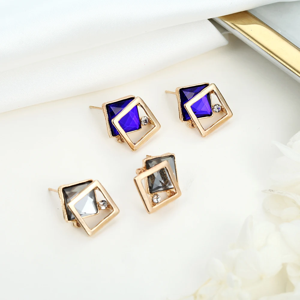 Женские серьги с круглым цветком Сережка гвоздик геометрическим узором со