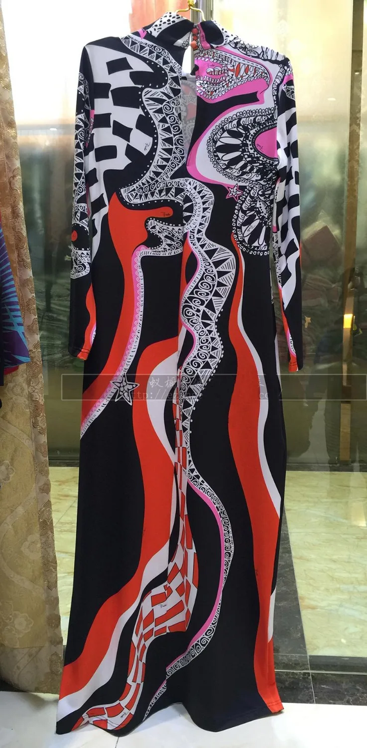 Женское винтажное трикотажное платье длинное эластичное модельное с длинным