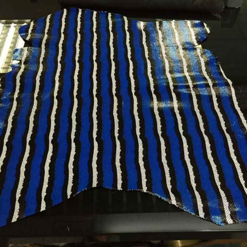 Эксклюзивная ткань из натуральной козьей кожи с покрытием и змеиным узором