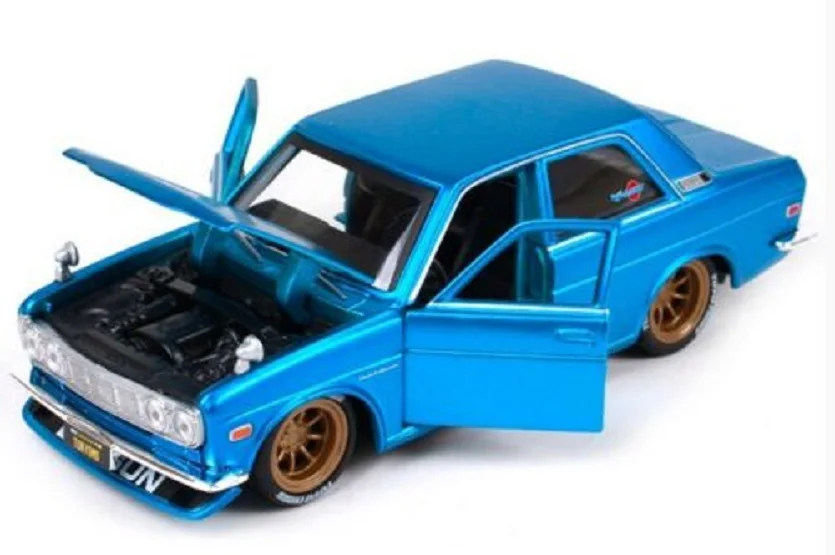 Maisto 1:24 1971 Datsun 510 синяя литая модель фотоигрушка новая в коробке|Наземный