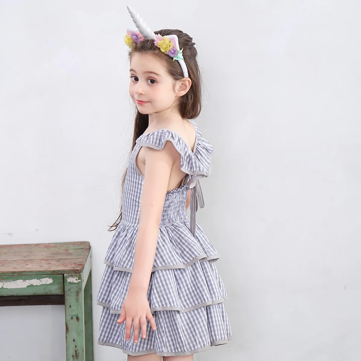 Детское платье многослойное в клетку с рукавами виде листьев лотоса для девочек