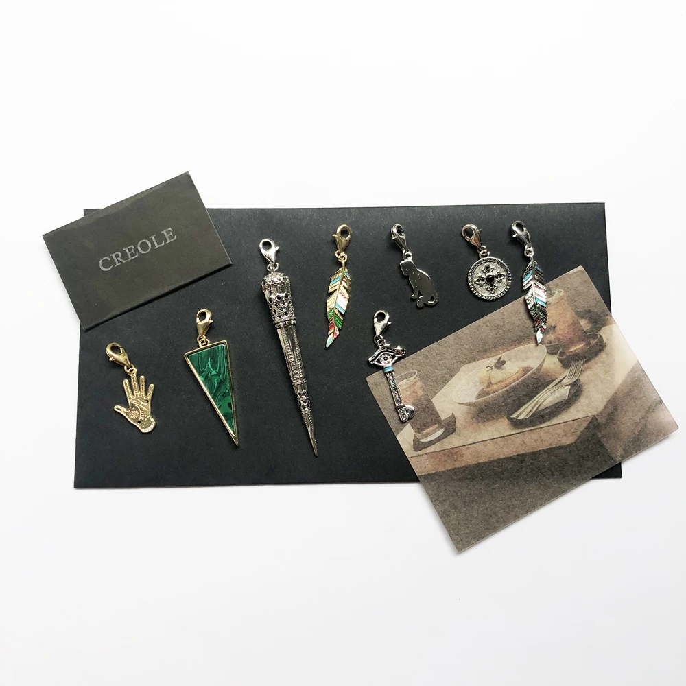 Подвеска в винтажном стиле из серебра 2019 пробы с треугольными перьями котенком