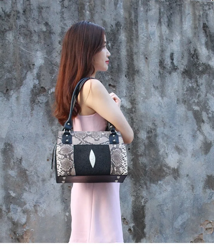 Сумка женская из натуральной змеиной кожи питона|Сумки с ручками| |