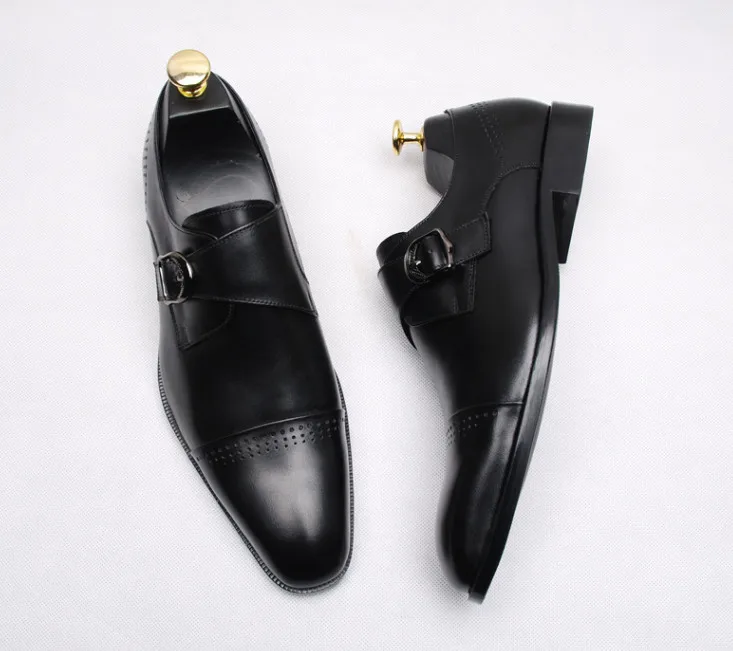 Мужские черные модные модельные туфли Suqare из натуральной кожи с металлическими