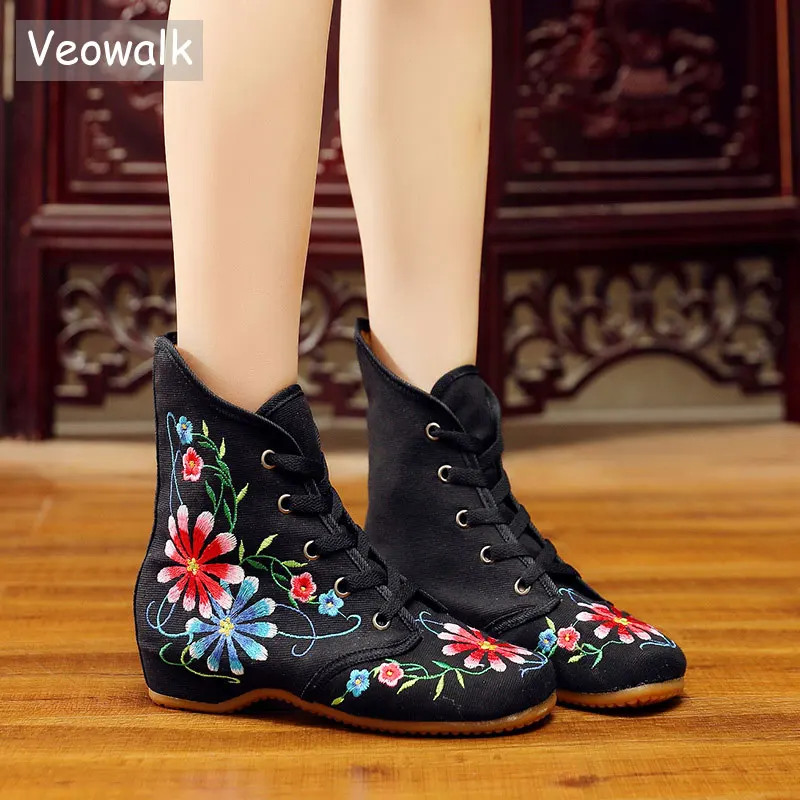 Женские ботинки на шнуровке Veowalk короткие плоской подошве с вышивкой в стиле