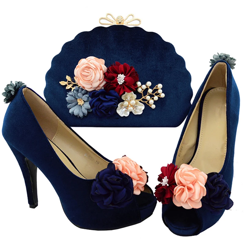 Итальянский комплект из женских туфель и сумочки бирюзового цвета в африканском