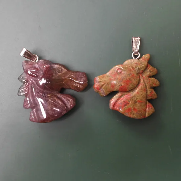 Бесплатная доставка модные резные подвески в виде головы лошади из смешанного