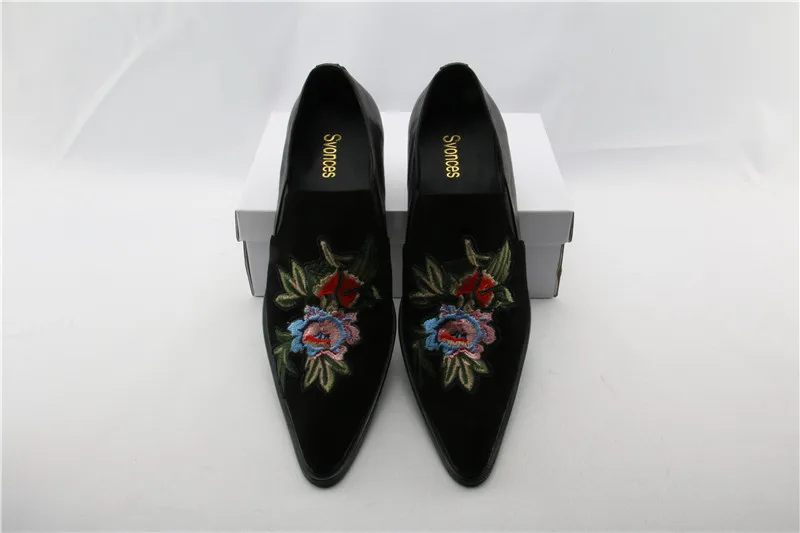 Модная мужская кожаная обувь на заказ без шнуровки с вышивкой повседневная