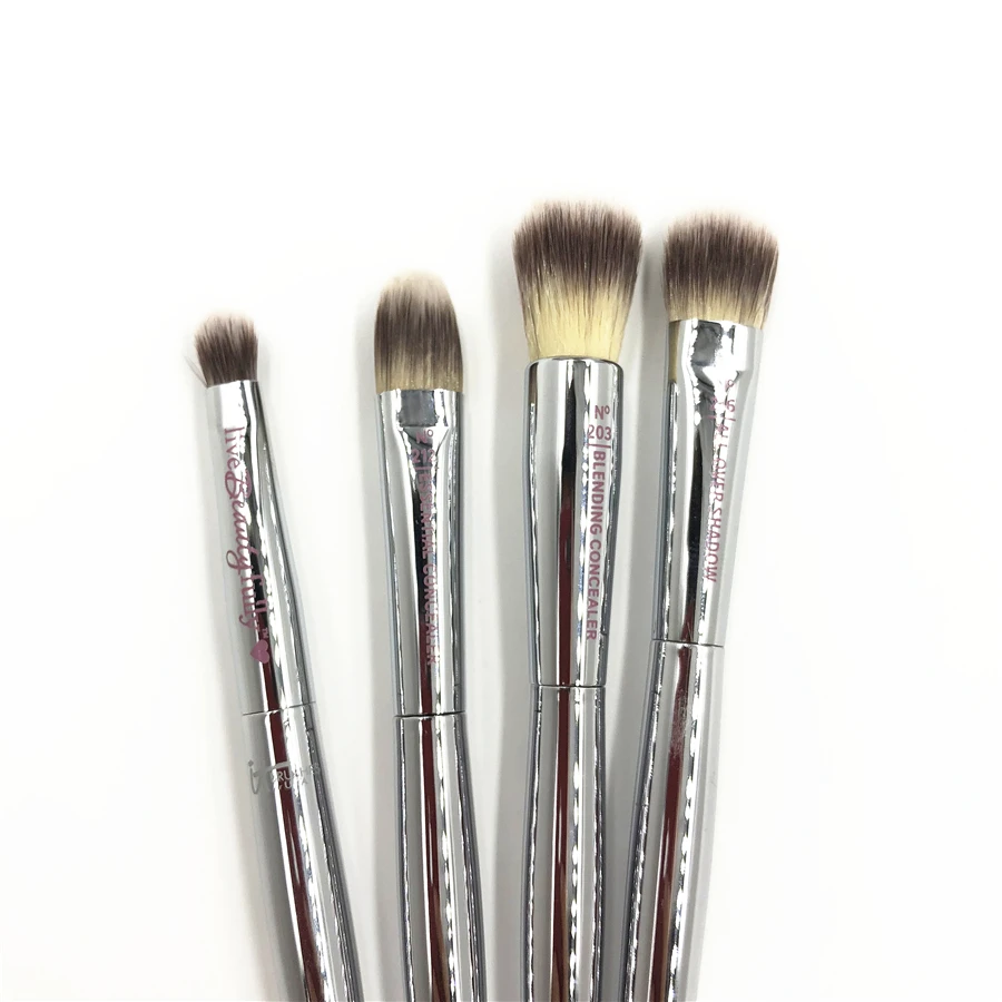 Набор кисточек для макияжа Live Beauty набор Silver It Cosmetics #203 #216 #221 хайлайтер кисти