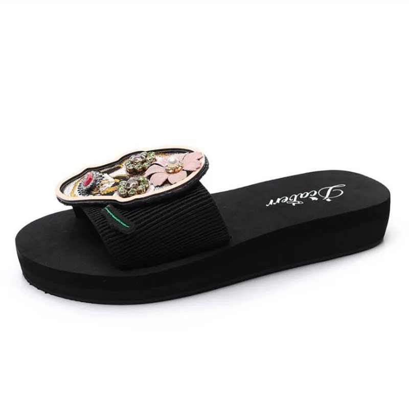 Летняя женская обувь Шлепанцы на платформе Украшенные бусинами и цветами
