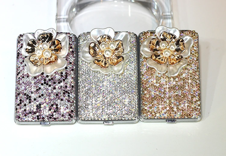 

2017 New Crystal Diamond Ladies Creative Cigarette Case Slim Metal Portable Trumpet Cigarette Box