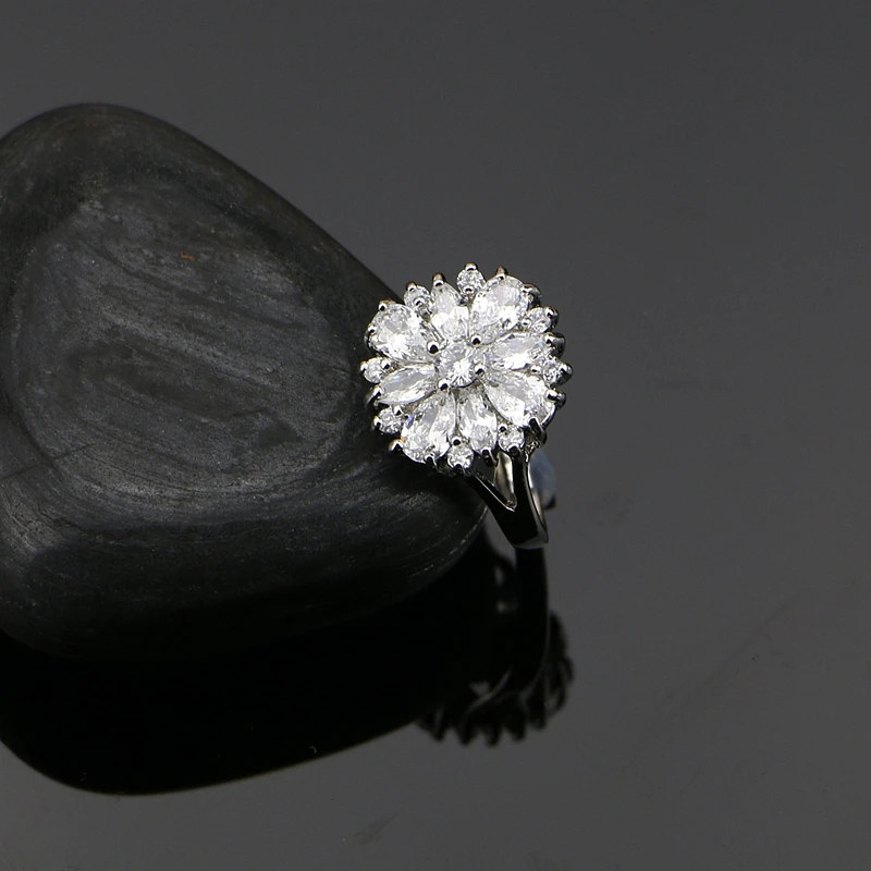 Женский комплект украшений из серебра 925 пробы белая подвеска с кристаллом