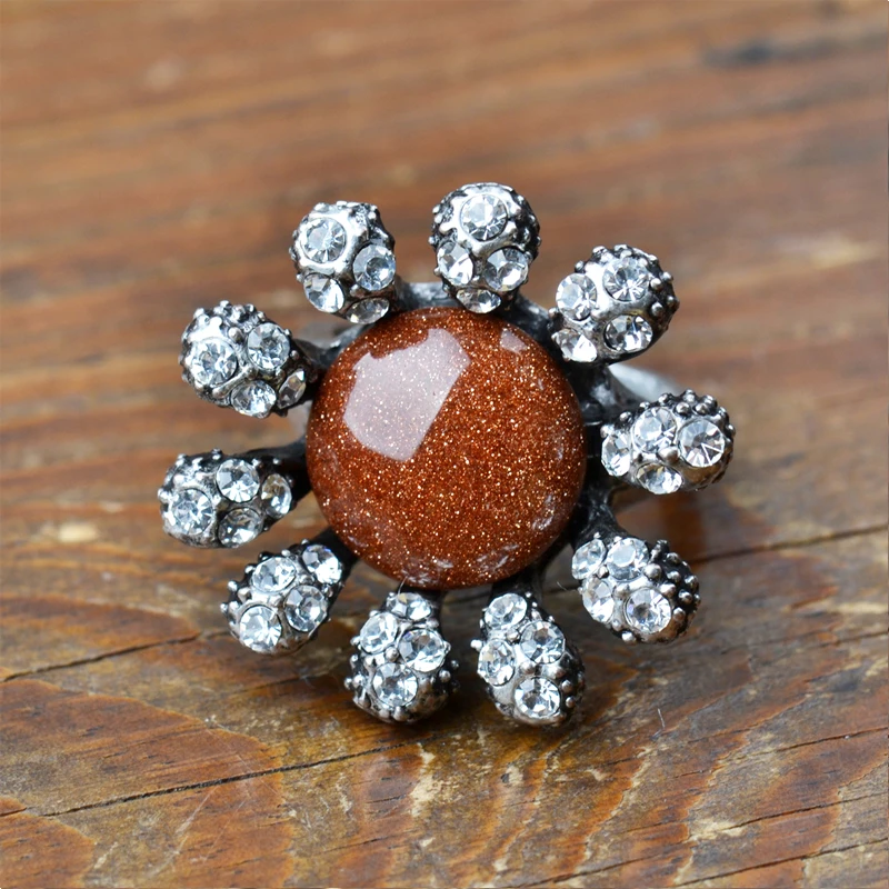 Женское кольцо с натуральным опалом каменное серебряное круглым цветком золотым