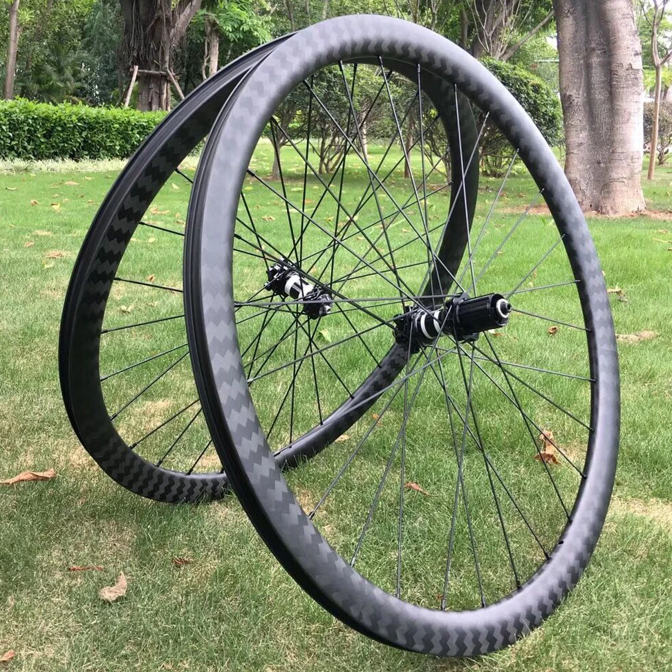 Very shine 12K twill carbon wheel durable 38 50 60 88mm tubular/clincher cyclocross road bike wheelset Disc brake custom decals
Very shine 12K twill carbon wheel durable 38 50 60 88mm tubular/clincher cyclocross road bike wheelset Disc brake custom decals