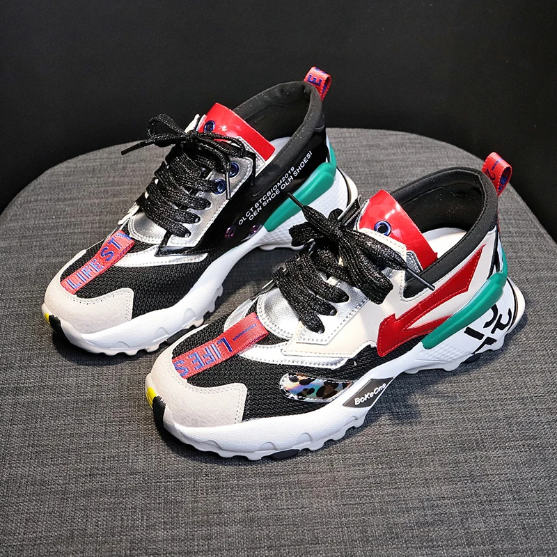 Новинка 2020 года очень крутая спортивная обувь женская на плоской подошве Летние