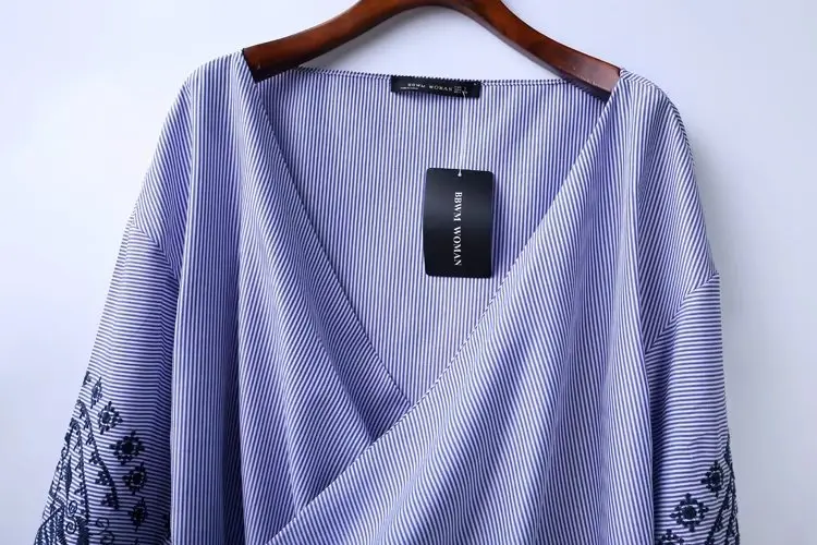 Fashion women BB50-7438 European fashion style and kimono striped Embroidery Shirt |