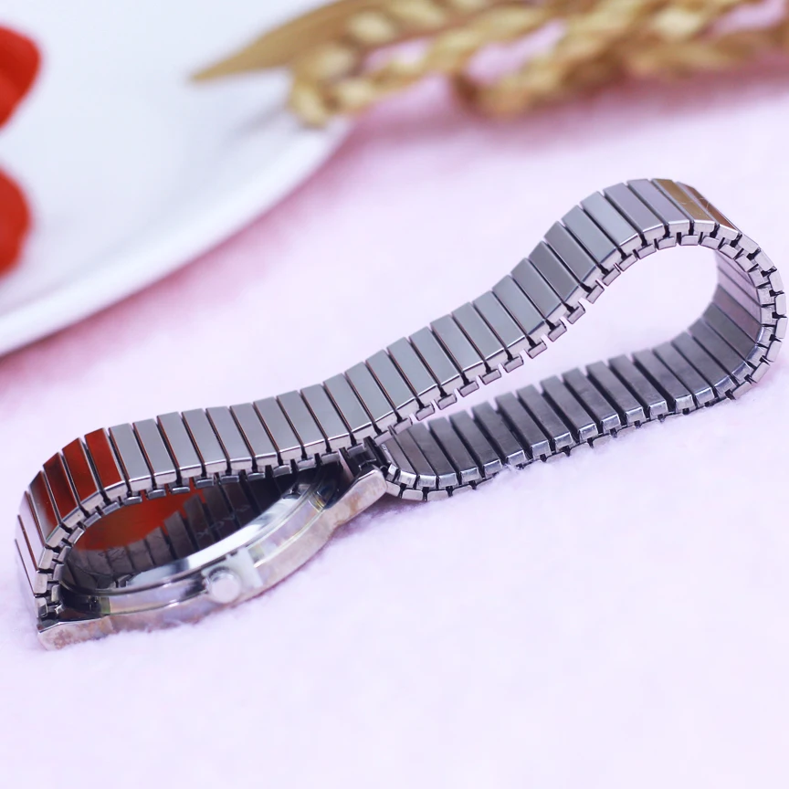 

2018 old men women flexible elastic strap watches ladies fashion simple large digital stainless steel electronic wristwatches