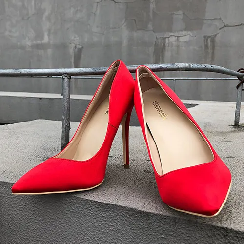 Red 8cm Heels Veowalk/пикантные женские туфли на высоком каблуке с острым носком из красного Шелкового сатина; элегантные женские свадебные туфли-лодочки на шпильке; Индивидуальный заказ - Цвет: Red 8cm Heels