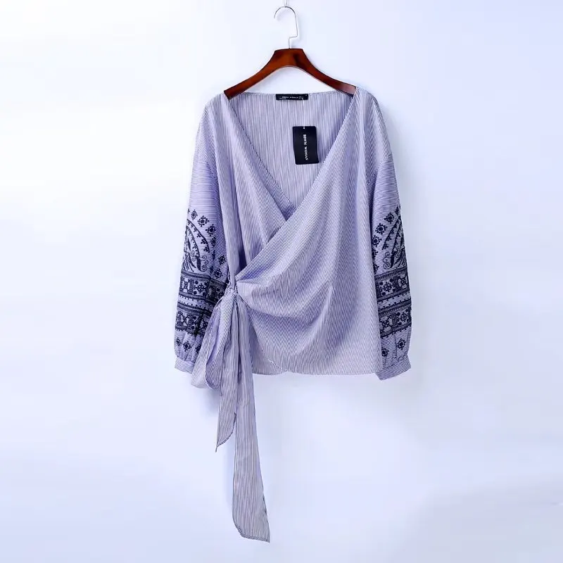 Fashion women BB50-7438 European fashion style and kimono striped Embroidery Shirt |