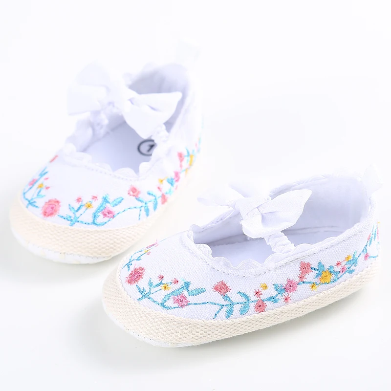 Летняя белая обувь для маленьких девочек детская с цветами и бантом кроссовки