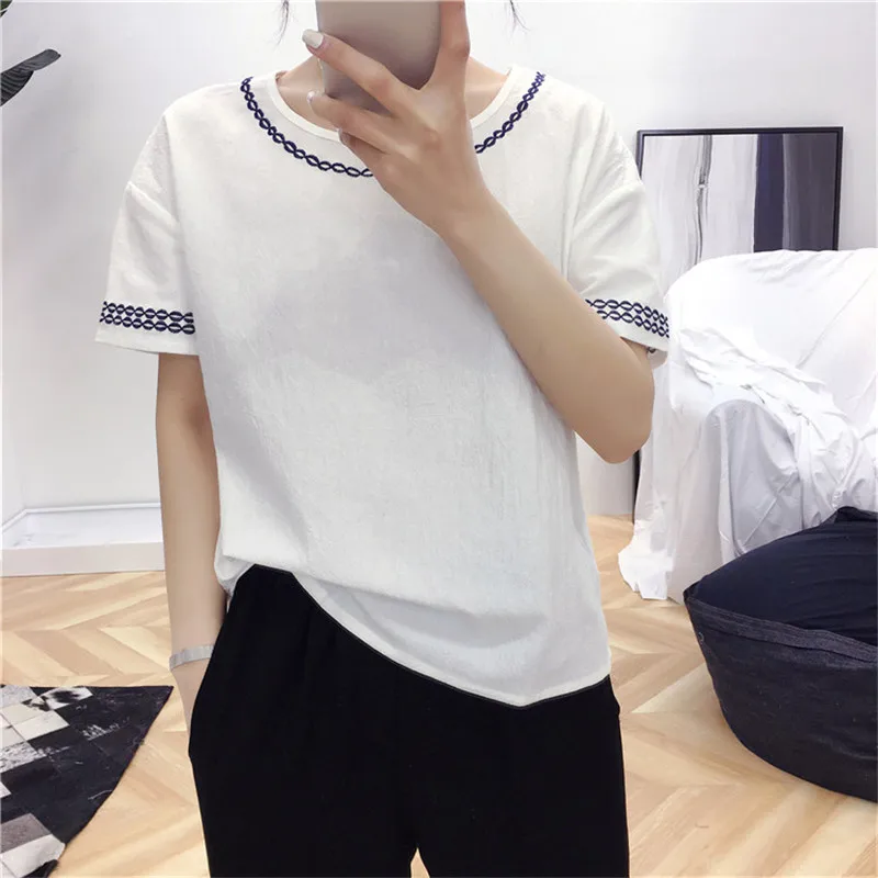 Женская футболка с круглым вырезом и вышивкой белая Повседневная Свободная