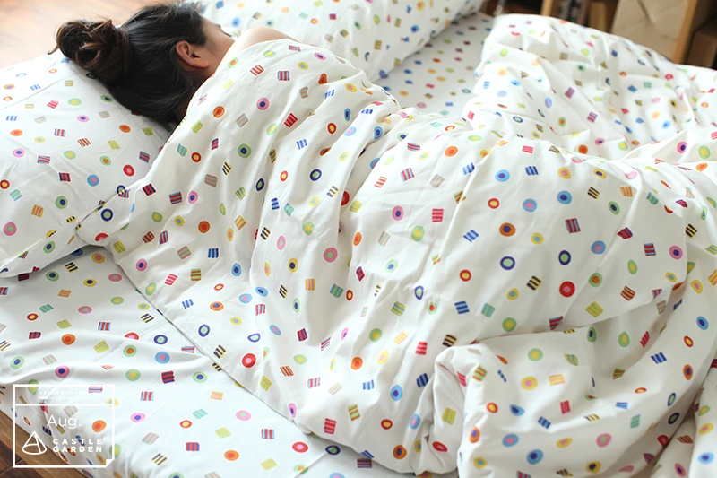 Хлопковый комплект постельного белья с мультяшным принтом в подарок удобный