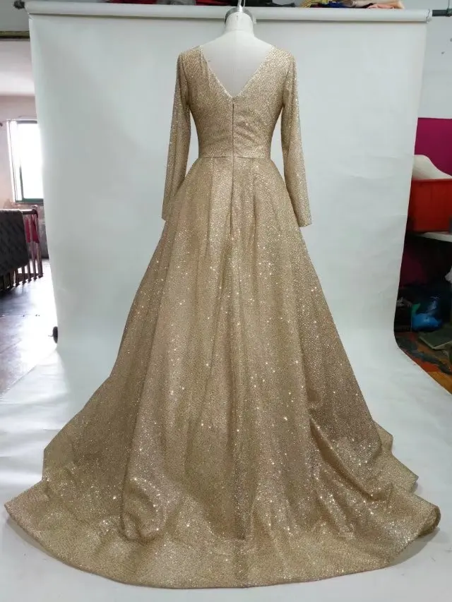 CloverBridal Высокое качество Новые мода Bling с длинным рукавом золотое свадебное платье сексуальный глубокий V образным вырезом со шлейфом